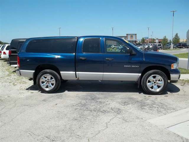 2003 Dodge Ram Pickup 1500 4dr Quad Cab SLT 4WD SB